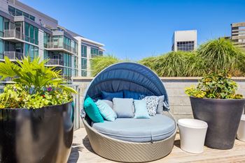 Deck furniture for sunbathing